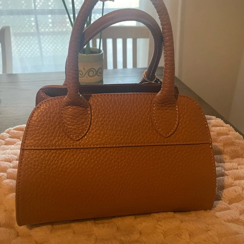 DIVINA FIRENZE Made In Italy
Leather Satchel - Picture 2 of 8